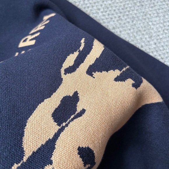 Burberry Navy Blue Crew Neck Knit Sweater with Equestrian Logo - Picture 8 of 8